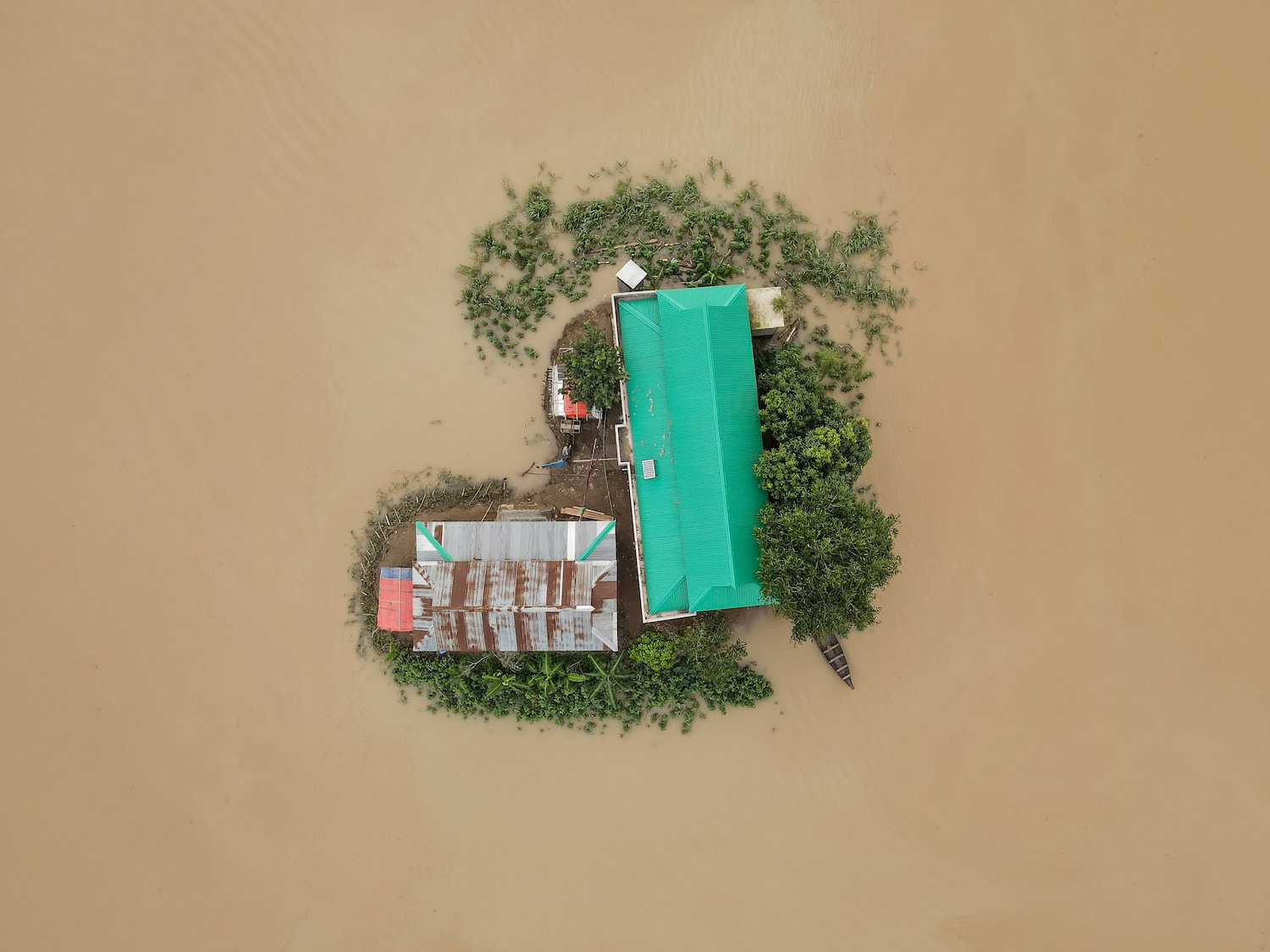 Large-scale flood hazard assessment