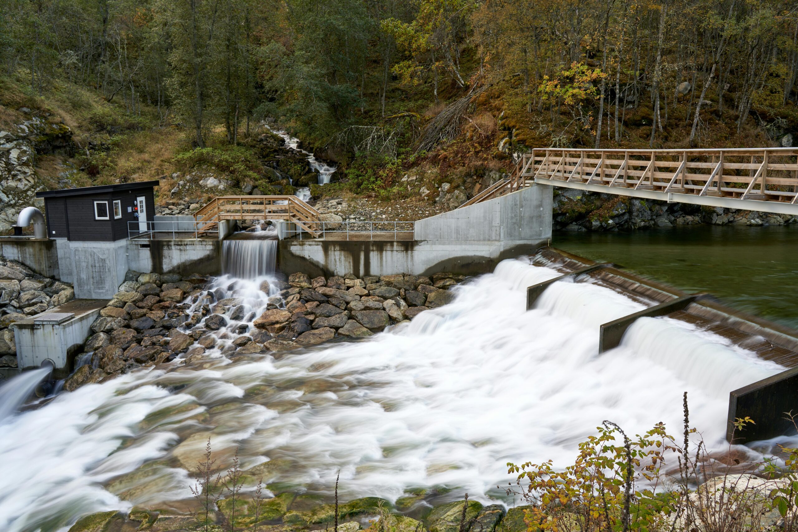 Large-scale flood hazard assessment