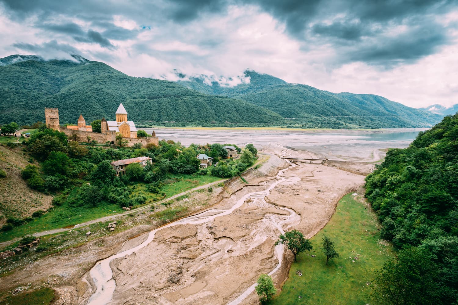 Large-scale flood hazard assessment