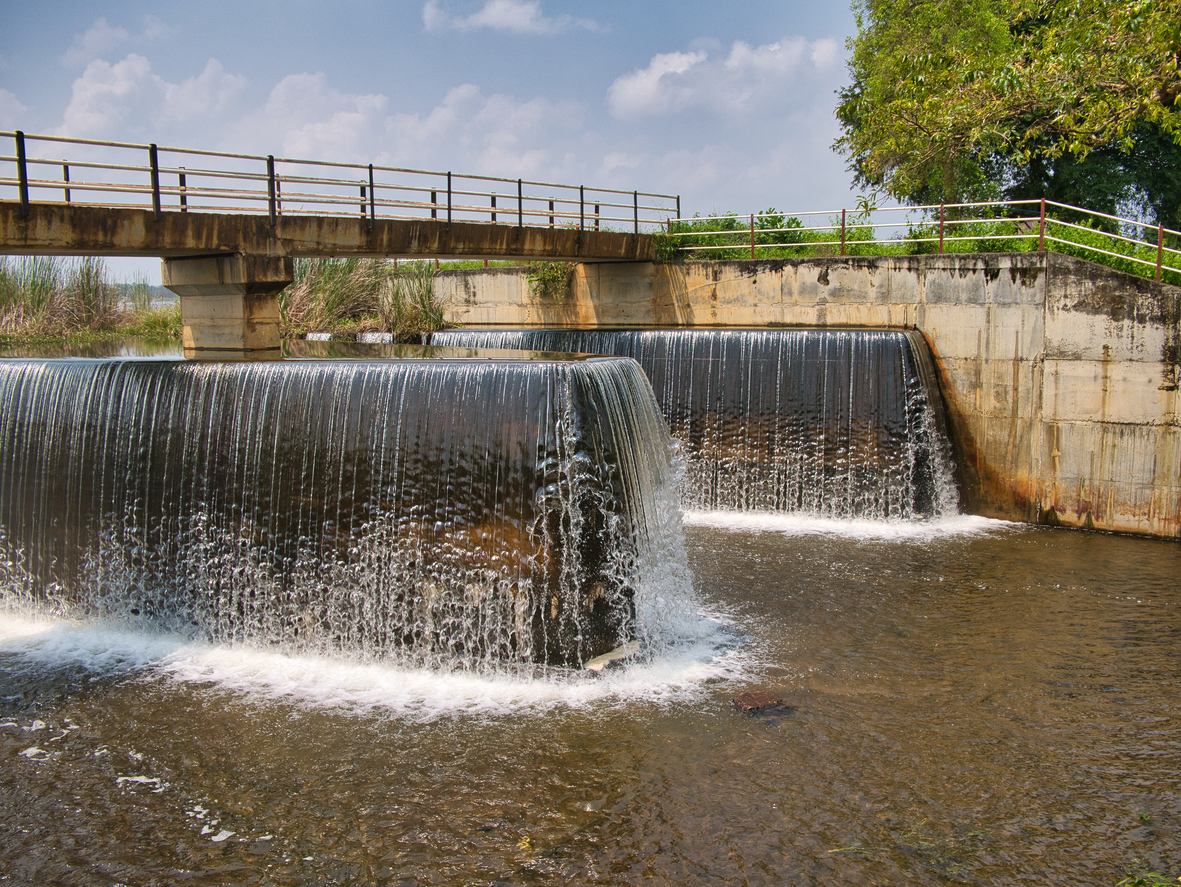 Large-scale flood hazard assessment